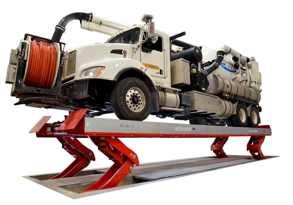 Vacuum truck raised on a Mohawk VRL
